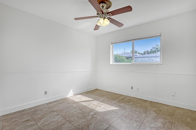 315 Ellamar Rd in West Palm Beach, FL - Building Photo - Building Photo