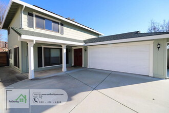 251 Kamp Way in Redding, CA - Building Photo - Building Photo