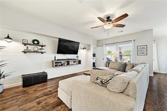 436 Musgrav in Kyle, TX - Building Photo - Building Photo