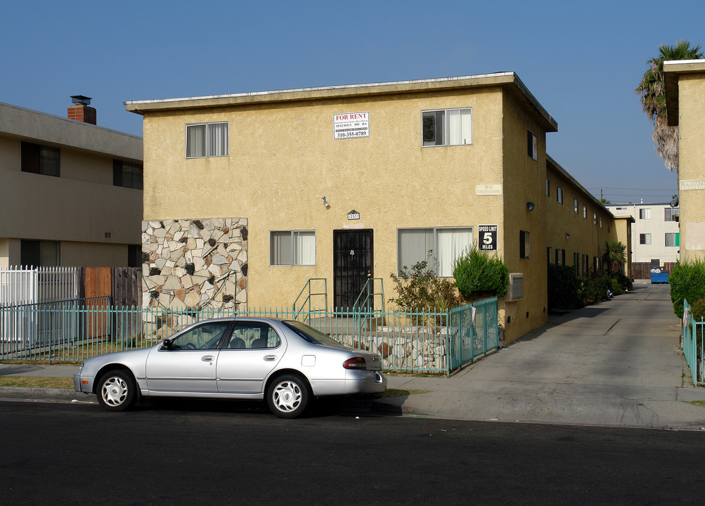 12537 Eucalyptus Ave in Hawthorne, CA - Building Photo