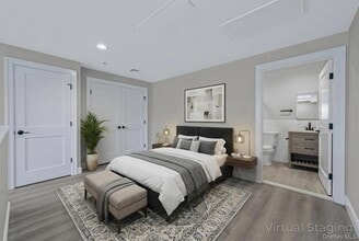 110 School St, Unit 2 in Glen Cove, NY - Foto de edificio - Building Photo