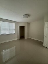 8000 N Nob Hill Rd in Tamarac, FL - Building Photo - Building Photo