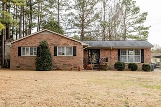 332 Whitehall Dr in Rocky Mount, NC - Building Photo - Building Photo