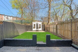 826 Grand St in Jersey City, NJ - Building Photo