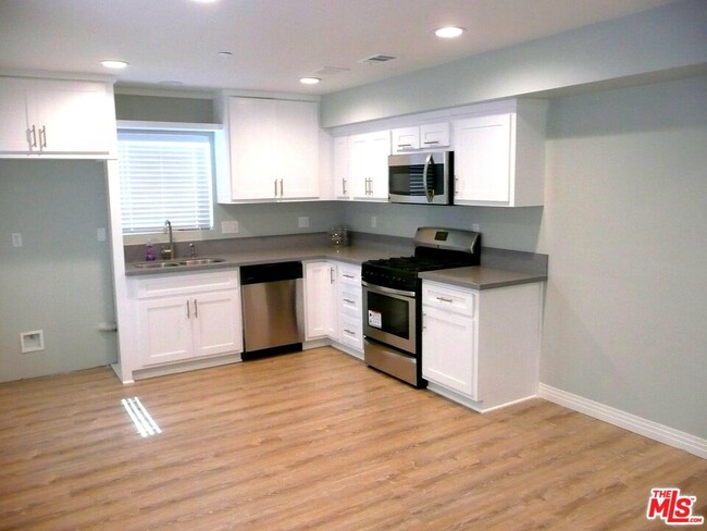 1429 S Beacon St in Los Angeles, CA - Building Photo - Building Photo
