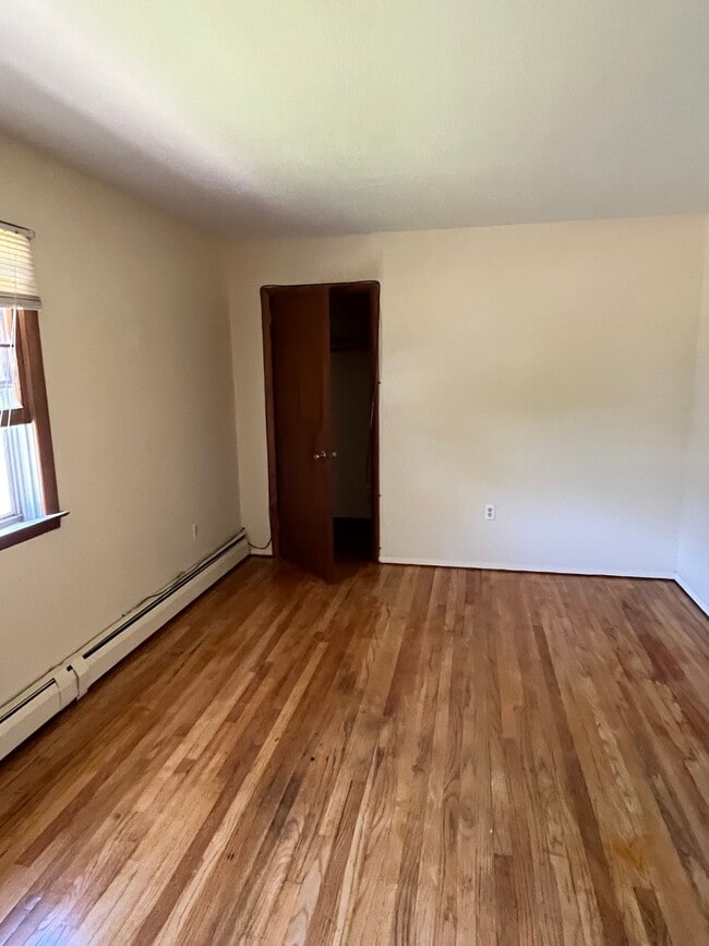 37 Nicholas Dr, Unit 37 Nicholas Dr Bristol CT in Bristol, CT - Building Photo - Building Photo