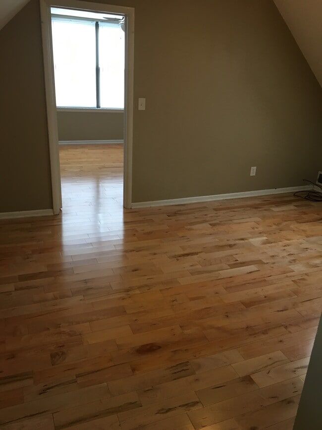 1051 Hunter Ave in Columbus, OH - Building Photo - Building Photo