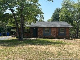 283 Channing Dr in Fayetteville, NC - Building Photo