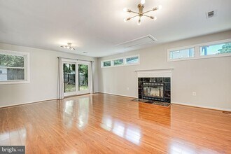 5924 Cauba Ct in Alexandria, VA - Building Photo - Building Photo