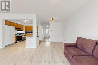 304 Maciver Blvd in Newmarket, ON - Building Photo - Building Photo