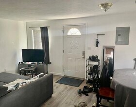 24-26-26 Lawn St in Boston, MA - Building Photo - Building Photo