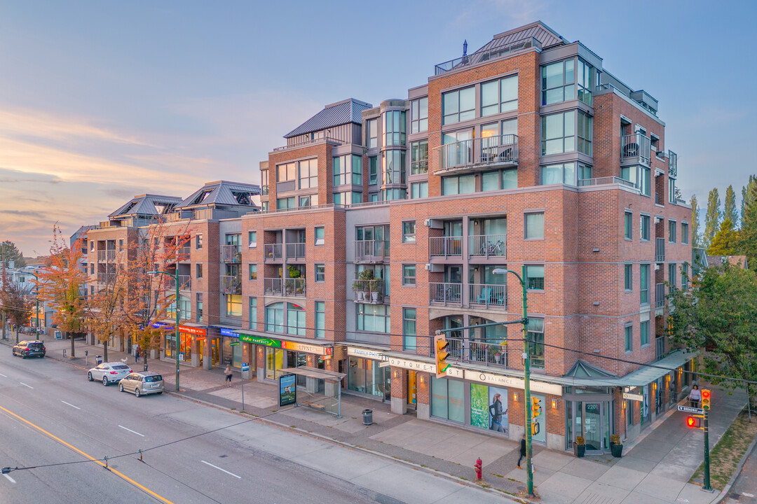 New Pointe Terrace in Vancouver, BC - Building Photo