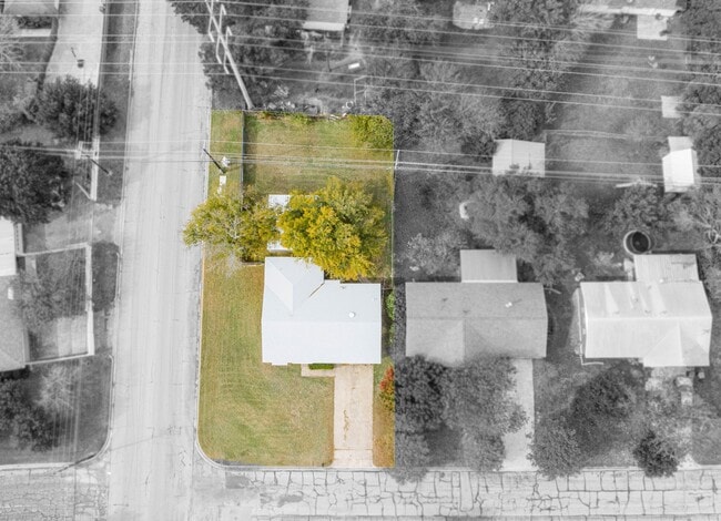 1800 Hilltop Dr in Waco, TX - Building Photo - Building Photo