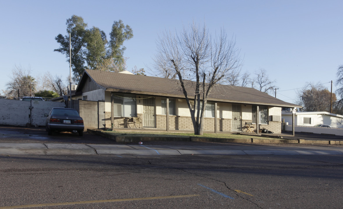 2630 W Orangewood Ave in Phoenix, AZ - Building Photo