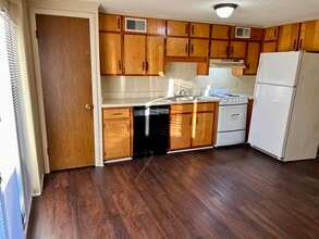 110 Lyon St in McMinnville, TN - Building Photo - Building Photo