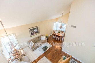 5181 Via Calderon in Camarillo, CA - Building Photo - Building Photo