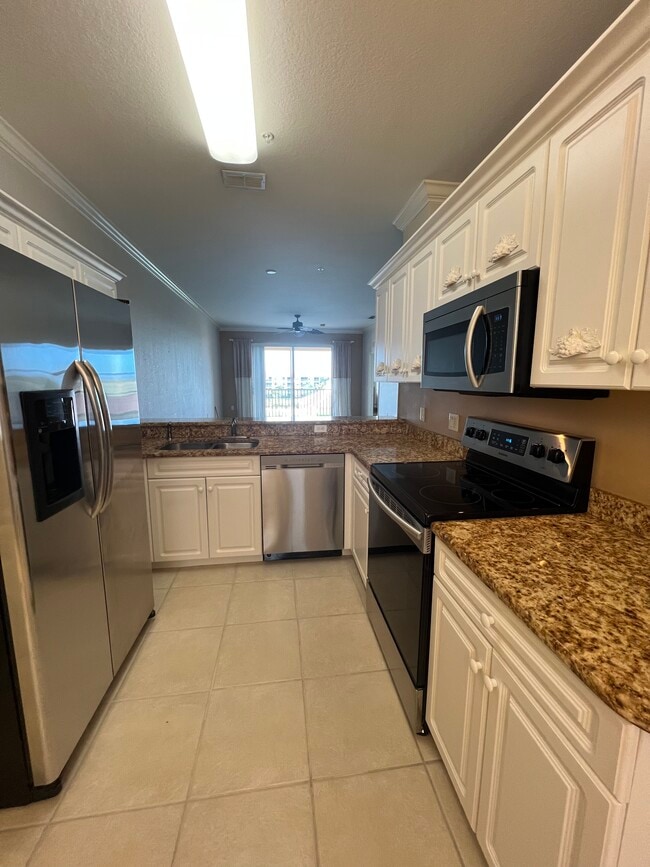 property at 8550 Kingbird Loop