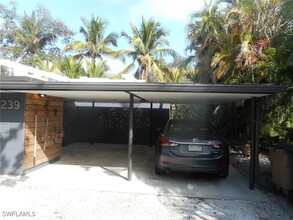 1239 Carlene Ave in Ft. Myers, FL - Building Photo - Building Photo