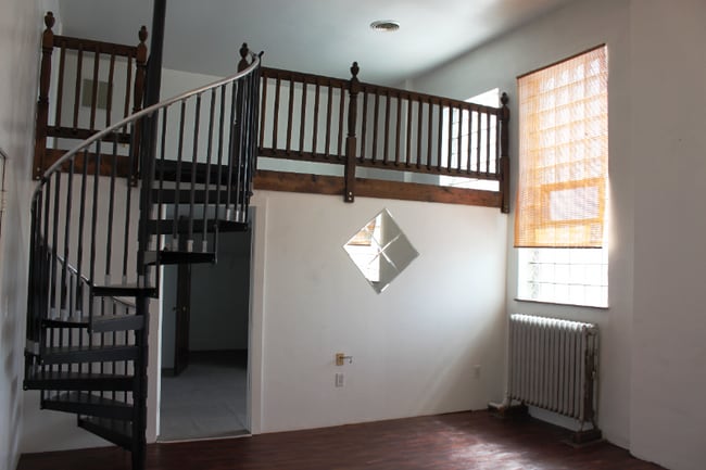 25 W Chestnut St in Washington, PA - Foto de edificio - Building Photo