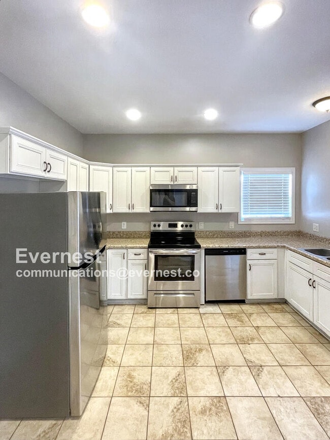 1153 Chinook Cir in Clarksville, TN - Building Photo - Building Photo