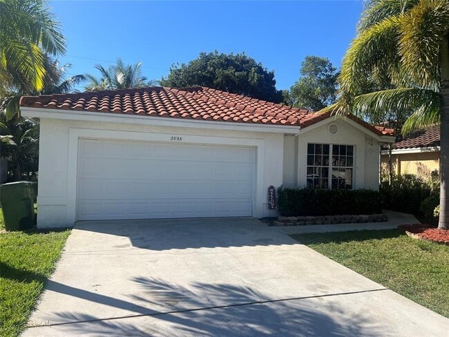 2036 NW 183rd Cir in Pembroke Pines, FL - Building Photo - Building Photo