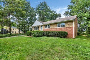 3514 Sharon Chapel Rd in Alexandria, VA - Building Photo