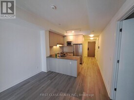 3079 Trafalgar Rd in Oakville, ON - Building Photo