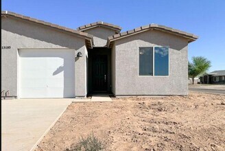 13185 S Altura Ln in Arizona City, AZ - Building Photo - Building Photo
