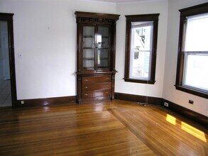 183 College Ave, Unit 1 in Somerville, MA - Building Photo - Building Photo