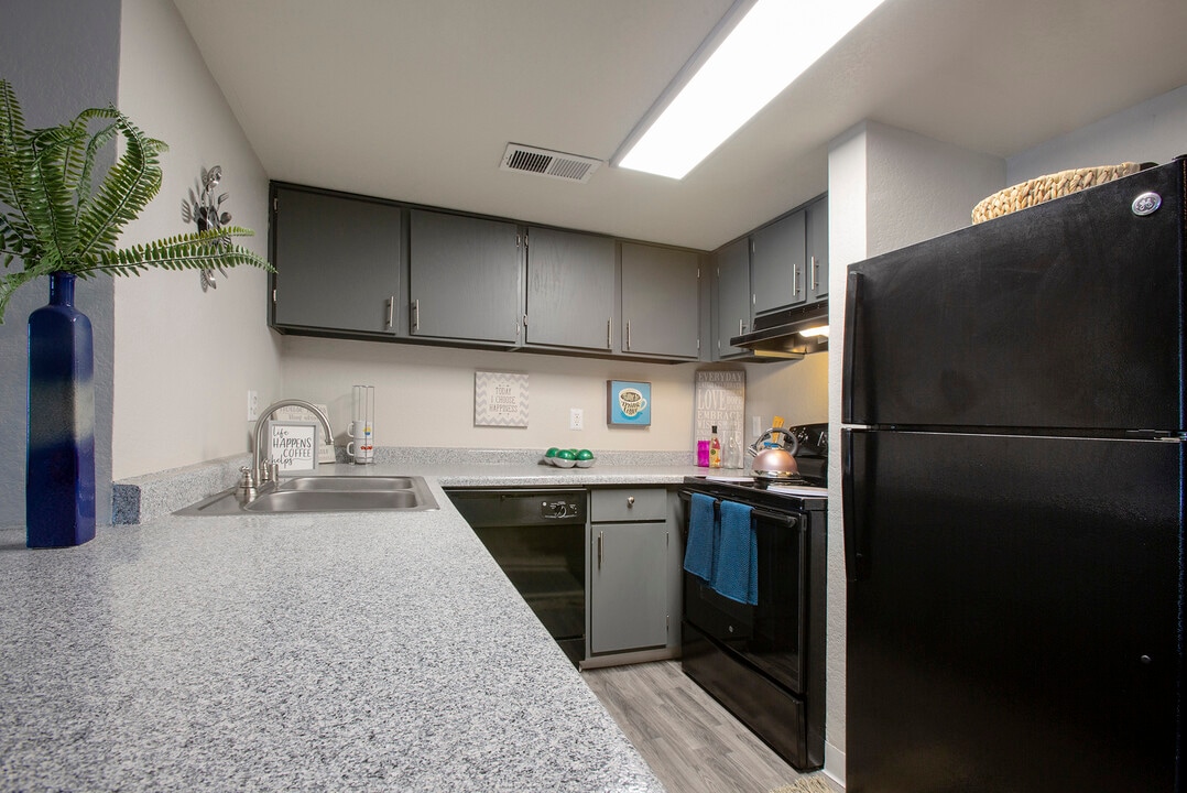 Villas Del Cielo in Albuquerque, NM - Building Photo