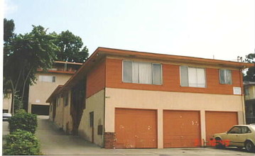 7886 Ney Ave in Oakland, CA - Building Photo - Building Photo