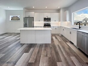 509 Spaniel Ln in Belgrade, MT - Building Photo - Building Photo