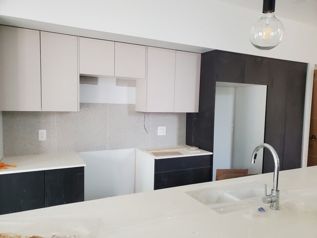 2719-27128 28 Ave SW in Calgary, AB - Building Photo - Building Photo