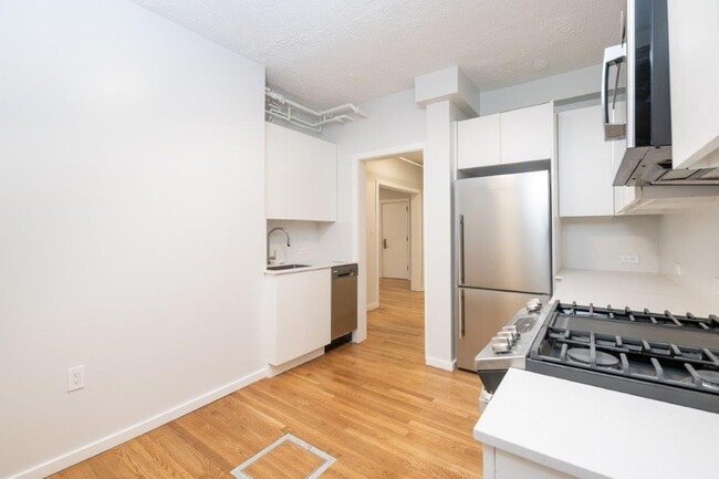 19 Forest St in Cambridge, MA - Building Photo - Building Photo