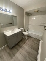 201 Rose Ln St SW in North Canton, OH - Building Photo