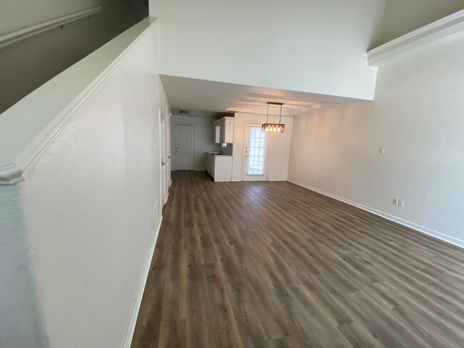 2421 N I St, Unit D1 in McAllen, TX - Building Photo - Building Photo