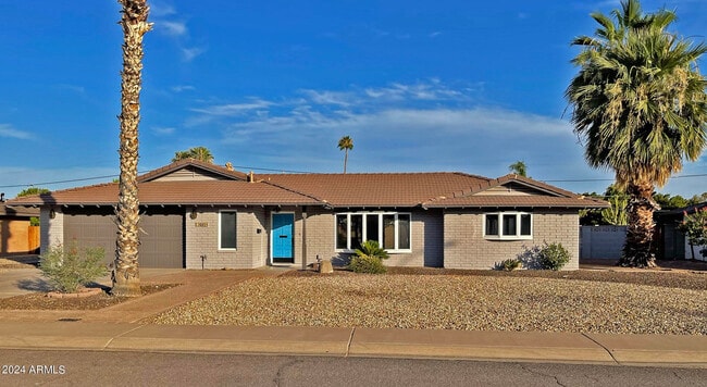 property at 3005 S Fairway Dr