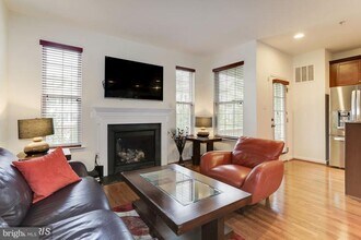 13318 Latrobe Ln in Clarksburg, MD - Building Photo - Building Photo