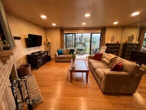 1833 11th St, Unit Ana Rubio in Santa Monica, CA - Building Photo - Building Photo
