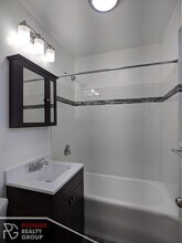 3340 N Marshfield Ave, Unit #402 in Chicago, IL - Building Photo - Building Photo
