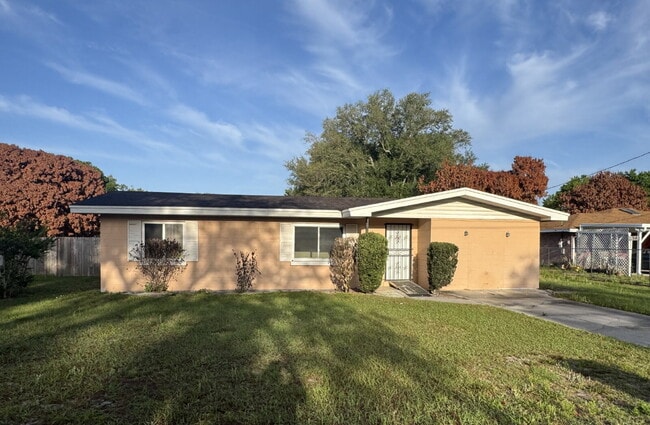 729 Crestwood Dr