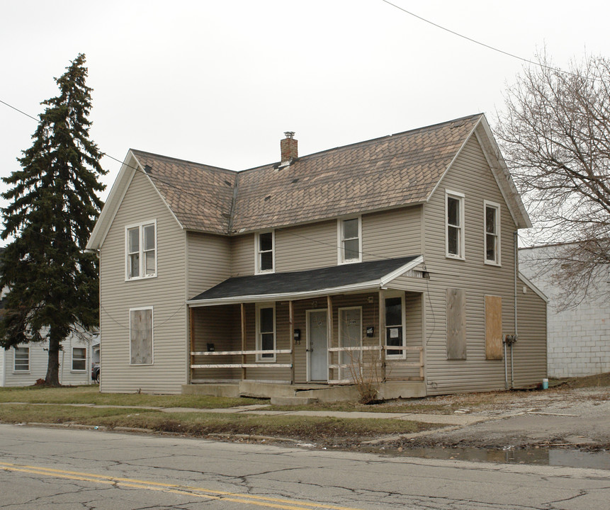 1525 Reid Ave in Lorain, OH - Building Photo