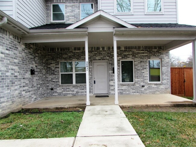 3249 Dixie Dr in Houston, TX - Building Photo - Building Photo