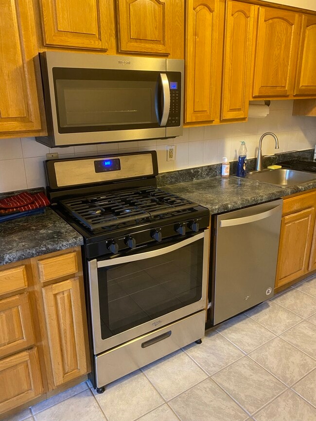616 Stirling Plz, Unit 2 in Westfield, NJ - Building Photo - Building Photo