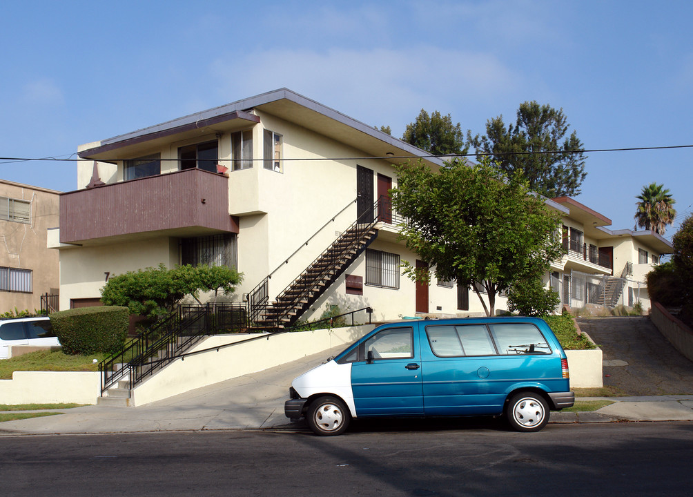 755 Venice Way in Inglewood, CA - Foto de edificio