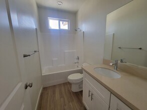 8414 Grandy St in Bakersfield, CA - Building Photo - Building Photo