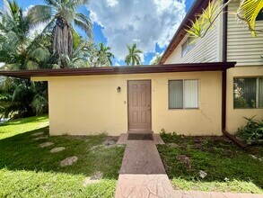 3741 NW 84th Ave in Sunrise, FL - Building Photo - Building Photo