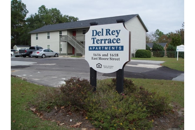 Del Rey Terrace Apartments in Valdosta, GA - Building Photo