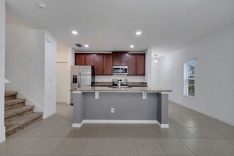 1212 Pensacola Ct in Kissimmee, FL - Building Photo - Building Photo