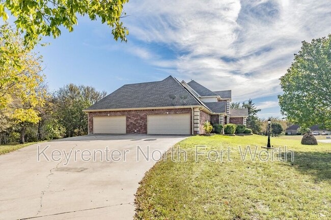 105 Horizon Cir in Azle, TX - Building Photo - Building Photo